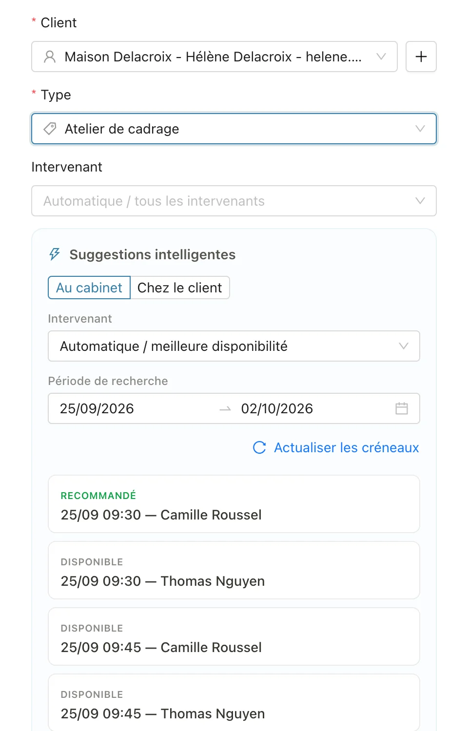 Suggestions intelligentes : créneaux et intervenants proposés
